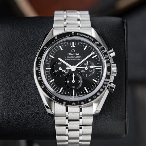 omega speedmaster kleuren|buying an omega speedmaster.